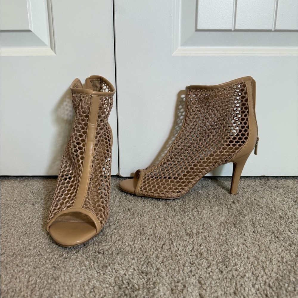 Mesh heeled size 11 shoes